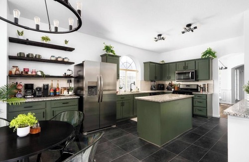 Pflugerville House | Luxury 7BR Pool, Hot Tub & 4 Car Parking