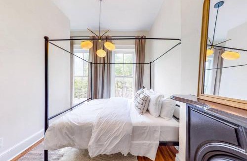 Phoenix Hill House | Luxury 8 Bed/4 Ba NuLu Home Private yard/parking