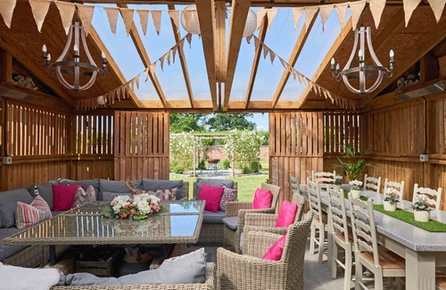 Horseman's Green House | Luxury 8 bedroom manor sleeping 23 guests