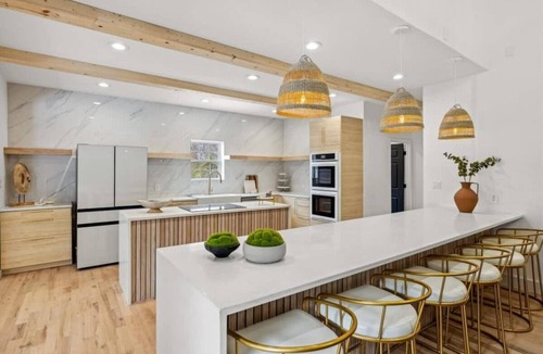 Gatlinburg - Pigeon Forge House | Luxury 8BR Cabin w/Pool, Hot Tub, Views & Arcade