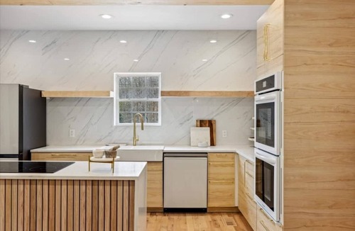 Gatlinburg - Pigeon Forge House | Luxury 8BR Cabin w/Pool, Hot Tub, Views & Arcade