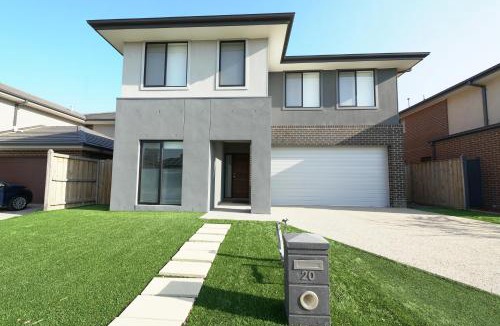 Williams Landing House | Luxury 9 BRM house in Melbourne