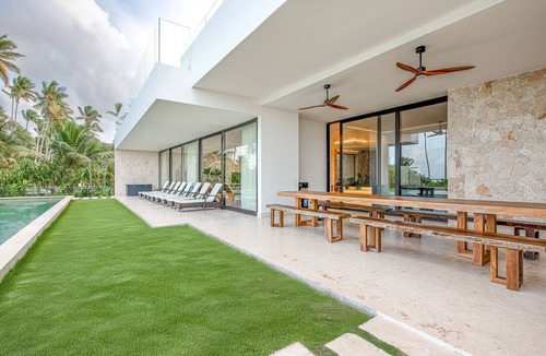 Las Terrenas Villa | Luxury 9BR Beachfront Stunner with Private Pool