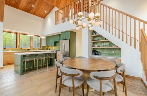 Three Rivers Cabin | Luxury A-Frame Fire Pit Hot Tub EV charger 4 Acres