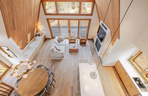 Three Rivers Cabin | Luxury A-Frame Fire Pit Hot Tub EV charger 4 Acres