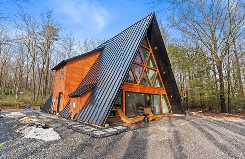 Jim Thorpe House | Luxury A-Frame: Hot Tub, Sauna & Views