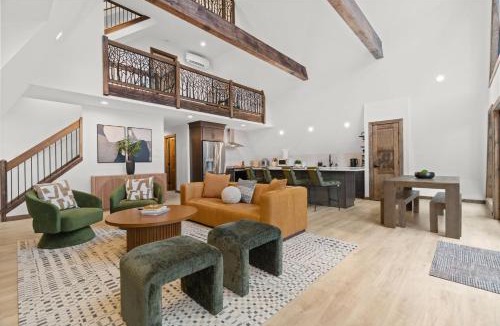 Jim Thorpe House | Luxury A-Frame Sauna Hot Tub & Views