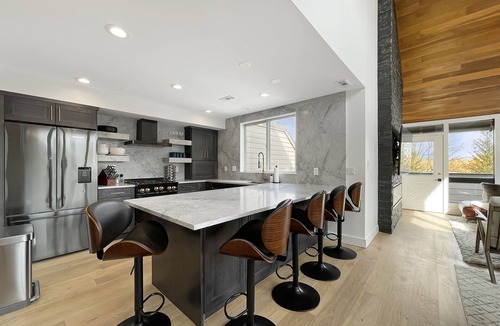 North Park City Condo | Luxury Abode w/Mountain & Golf Course Views Sleeps 11 Steps to Free Shuttle Perfect for Longer Stays
