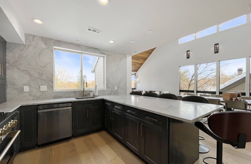North Park City Condo | Luxury Abode w/Mountain & Golf Course Views Sleeps 11 Steps to Free Shuttle Perfect for Longer Stays