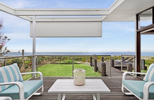 Noraville House | Luxury absolute beachfront home