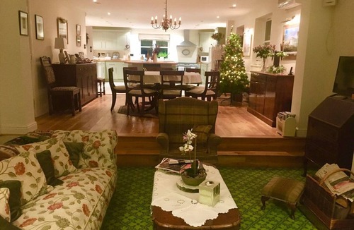 Macclesfield Cottage | Luxury Accom With Pool Henbury Macclesfield