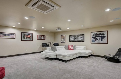 Norman House | Luxury Accommodations in one of Normans Premier Estates Great for Family's/ pets