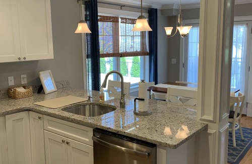 Yachting Village House | Luxury Accommodations