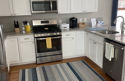 Yachting Village House | Luxury Accommodations