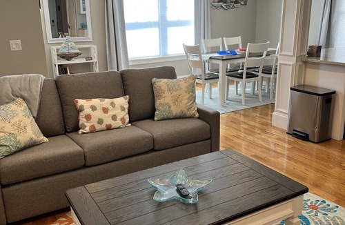 Yachting Village House | Luxury Accommodations