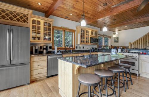 Gilford House | Luxury Adirondack Style Lake Winnipesaukee Retreat