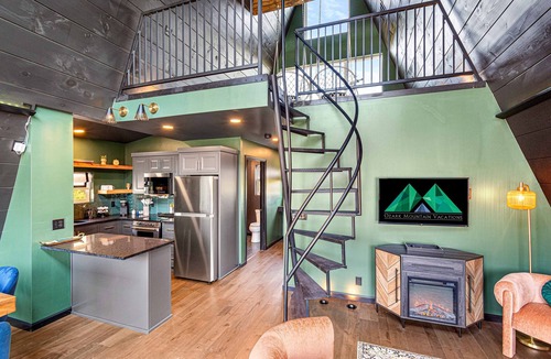 Omaha Resort | Luxury Adults-Only A-Frames |Table Rock