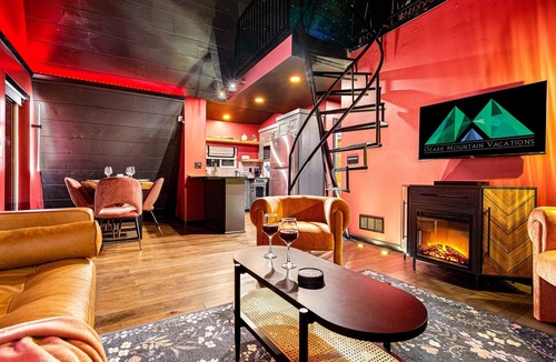 Omaha Resort | Luxury Adults-Only A-Frames |Table Rock
