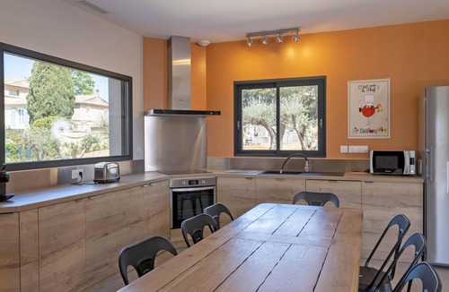 Beaumes-de-Venise Villa | Luxury air conditioned villa with private pool