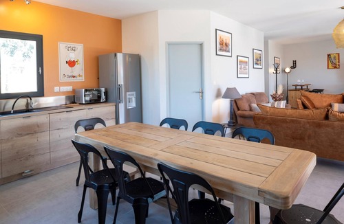 Beaumes-de-Venise Villa | Luxury air conditioned villa with private pool