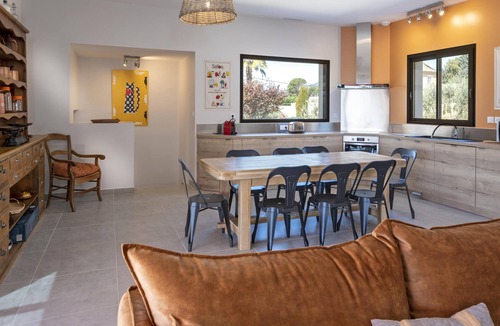 Beaumes-de-Venise Villa | Luxury air conditioned villa with private pool