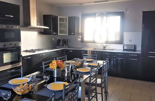 Vendres Villa | Luxury air-conditioned villa with private pool in Vendres