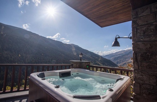 Soldeu Apartment | Luxury Alpine Residence with Hot Tub