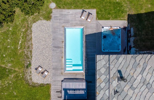 Saint-Pierre-de-Clages Ski Chalet | Luxury Alps Chalet YOLO