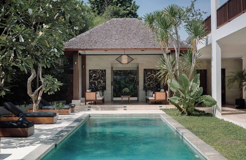 Petitenget House | Luxury Amara Pradi Chef and Staff included lvid5