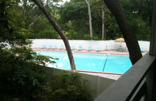 Fernandina Beach Condo | Luxury Amelia Island 2 BR/2 Bath Condo Overlooking Pool