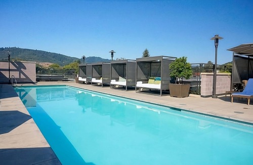 Yountville House | Luxury Amenities and Personalized Service! Rooftop Pool, Fireplace!