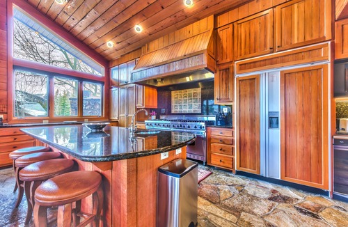Deer Valley House | Luxury Amenities, Media & Workout Rooms, Private Hot Tub + BBQ!