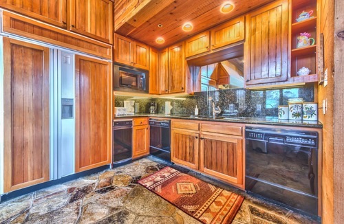 Deer Valley House | Luxury Amenities, Media & Workout Rooms, Private Hot Tub + BBQ!