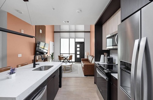 Mile Square Apartment | Luxury Amenity Packed Townhouse | Pool+Gym+Lounge