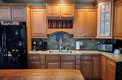 Marshall House | Luxury Amish Built Barn Home at Turkey Run