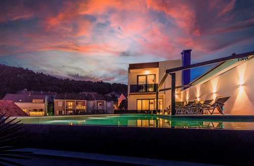Cove Tri Zala (Zrnovo) Villa | Luxury and elegance- Villa Emotha 5-bedroom villa in Korčula with heated pool