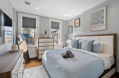 The Heights Apartment | Luxury and Modern Apt with Patio only 10 Min to Times Square
