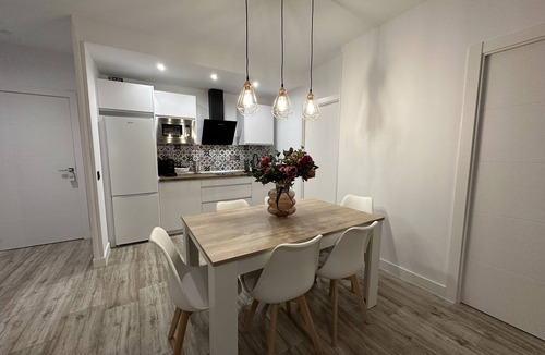 Burguillos de Toledo Apartment | Luxury apartment with private pool and hot tub in the bedroom