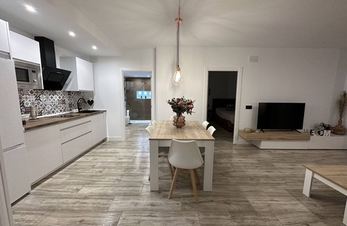 Burguillos de Toledo Apartment | Luxury apartment with private pool and hot tub in the bedroom