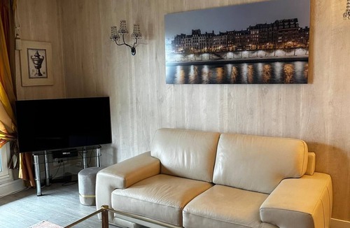 Centre Ville Apartment | Luxury Apartment in Great Location. Come and be Parisian for a week!