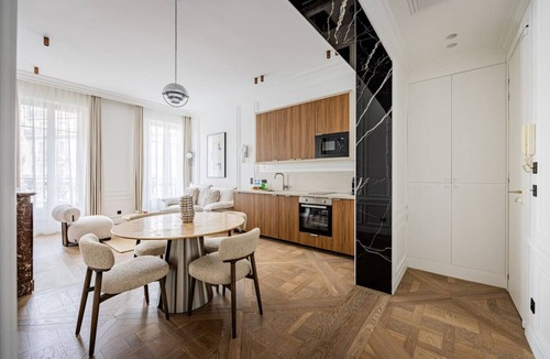 Les Halles Apartment | Luxury apart-3 bedrooms-Palais Royal-Louvre-AC