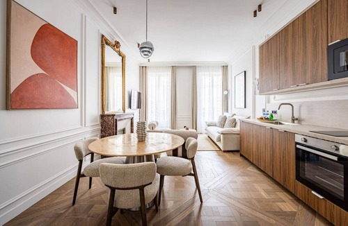 Les Halles Apartment | Luxury apart-3 bedrooms-Palais Royal-Louvre-AC
