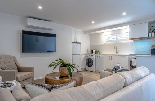 Mission Bay Apartment | Luxury Apart, Garden View, Beachside, Full Kitchen