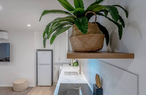 Mission Bay Apartment | Luxury Apart, Garden View, Beachside, Full Kitchen