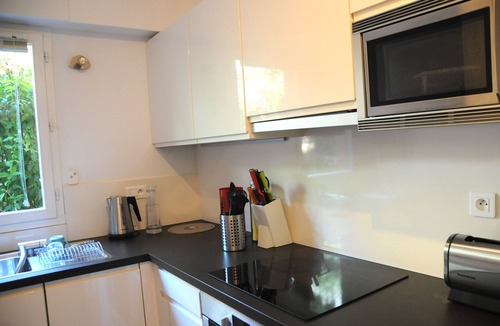 Mazarin Quarter Apartment | LUXURY APARTMENT CALM GARDEN COURSE MIRABEAU