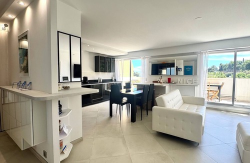 Fabron Apartment | Luxury Apartment - 3 rooms with sea view, swimming pool and tennis court