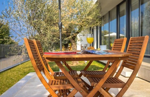 Primosten Apartment | Luxury Apartment Biseri Jadrana 7 (4+0) with shared pool by the beach in Primosten