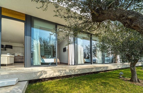 Primosten Apartment | Luxury Apartment Biseri Jadrana 8 (4+0) with shared pool by the beach in Primosten