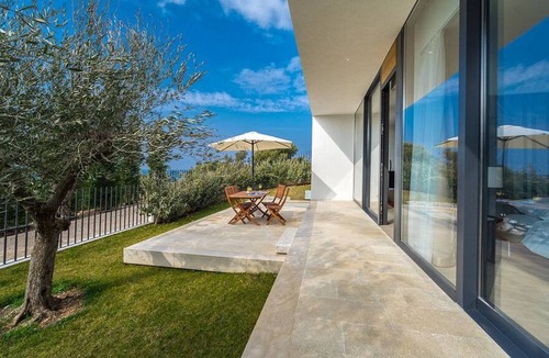 Primosten Apartment | Luxury Apartment Biseri Jadrana 8 (4+0) with shared pool by the beach in Primosten