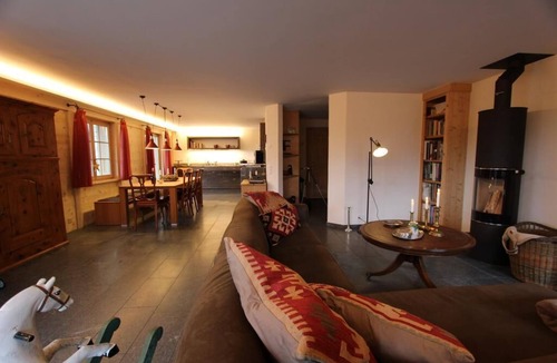 Rougemont Apartment | Luxury Apartment 'Chalet Solidage' with Mountain View